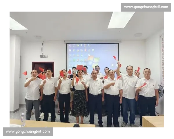 兵姐杨芳挥棒乐龄杯：全场同唱歌唱祖国燃动收官